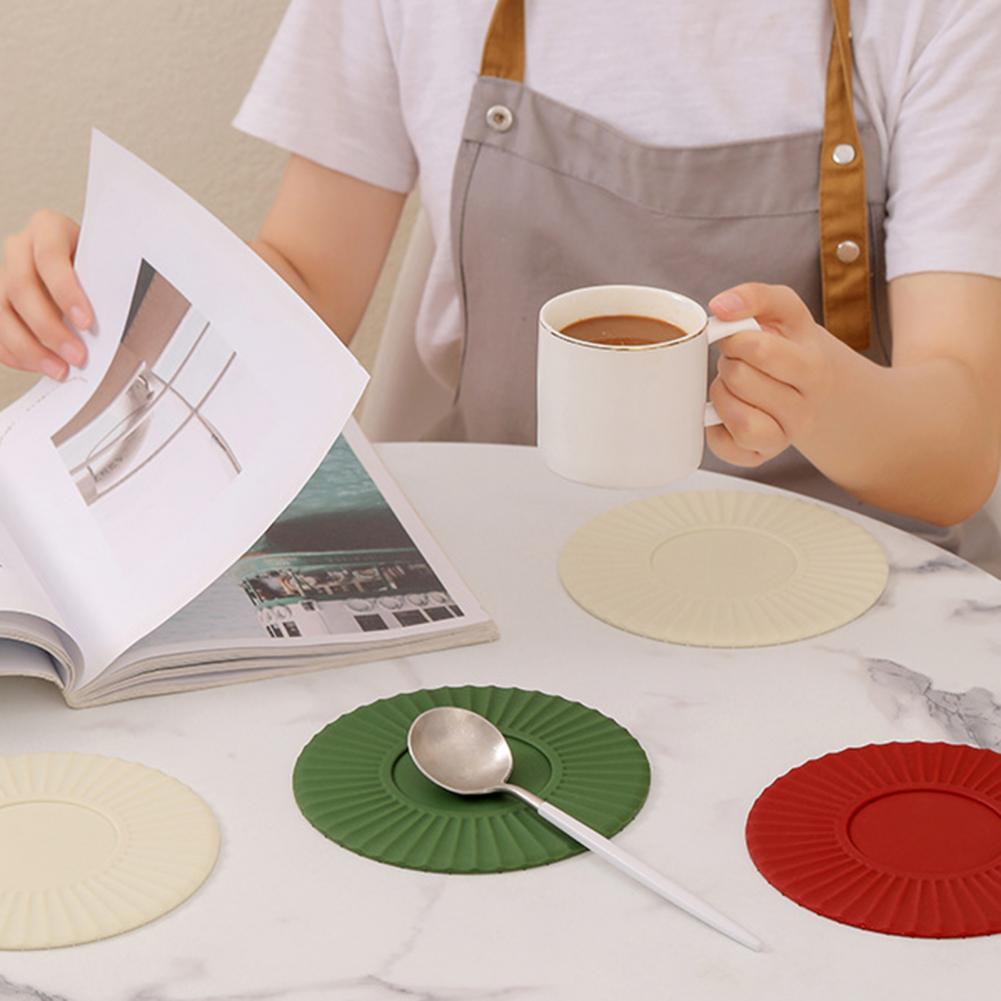 Non-slip Silicone Dining Table Placemat Kitchen Accessories Mat