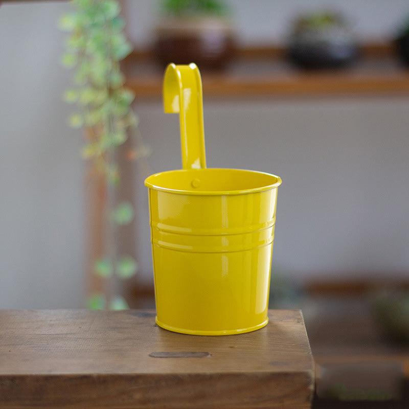 Hanging Flower Pots Garden Pots and Planters Hanger