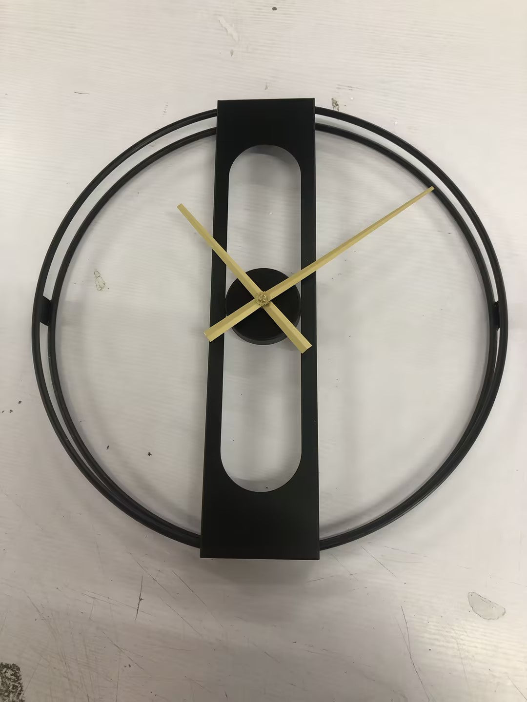 Round metal clock