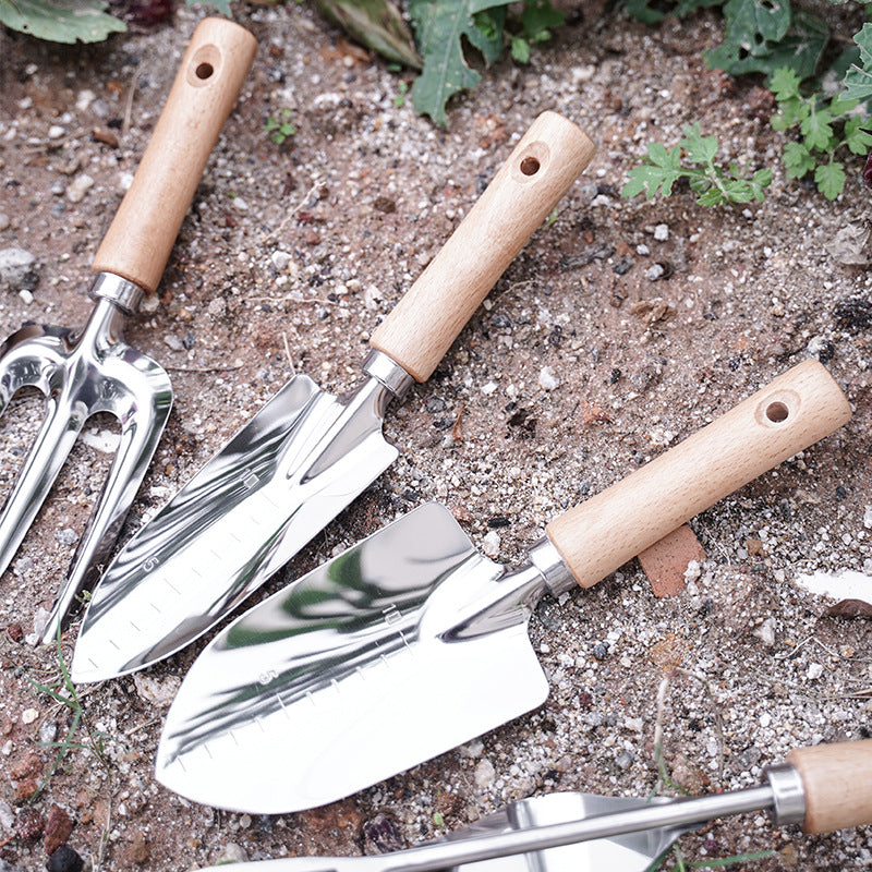 Household Garden Gadgets For Planting Flowers And Catching The Sea