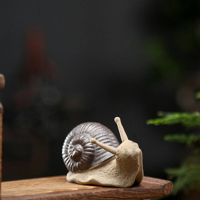 T Ceramic Small Snail Ornaments