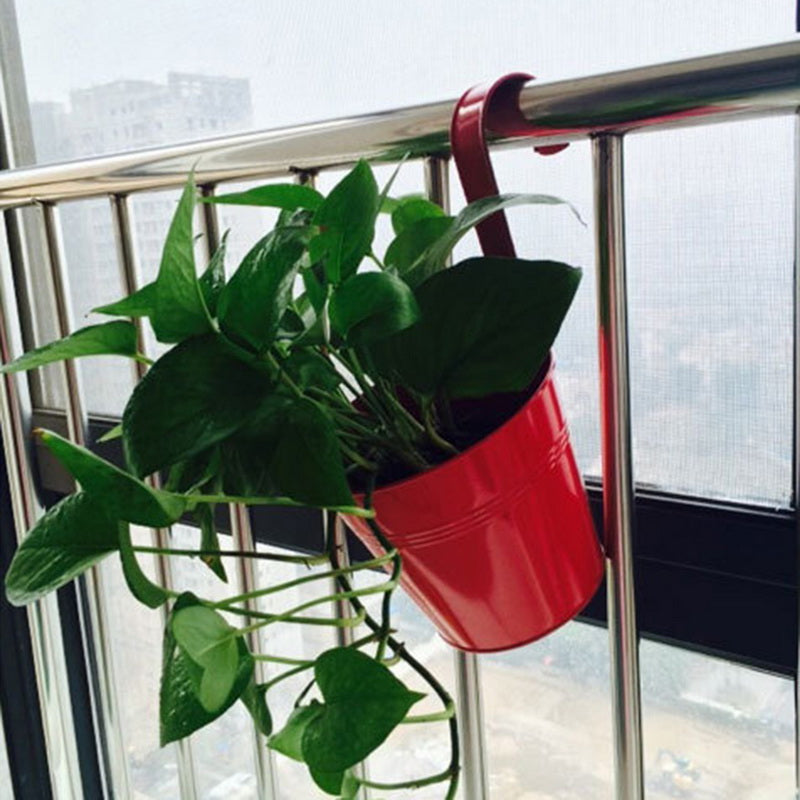 Hanging Flower Pots Garden Pots and Planters Hanger