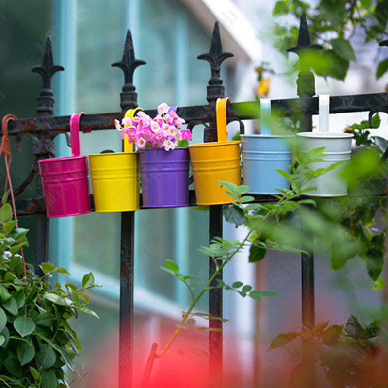 Hanging Flower Pots Garden Pots and Planters Hanger