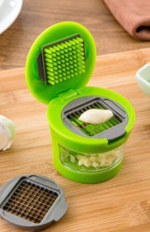 Multifunction Hand Garlic Juicer Garlic Crusher Grinder