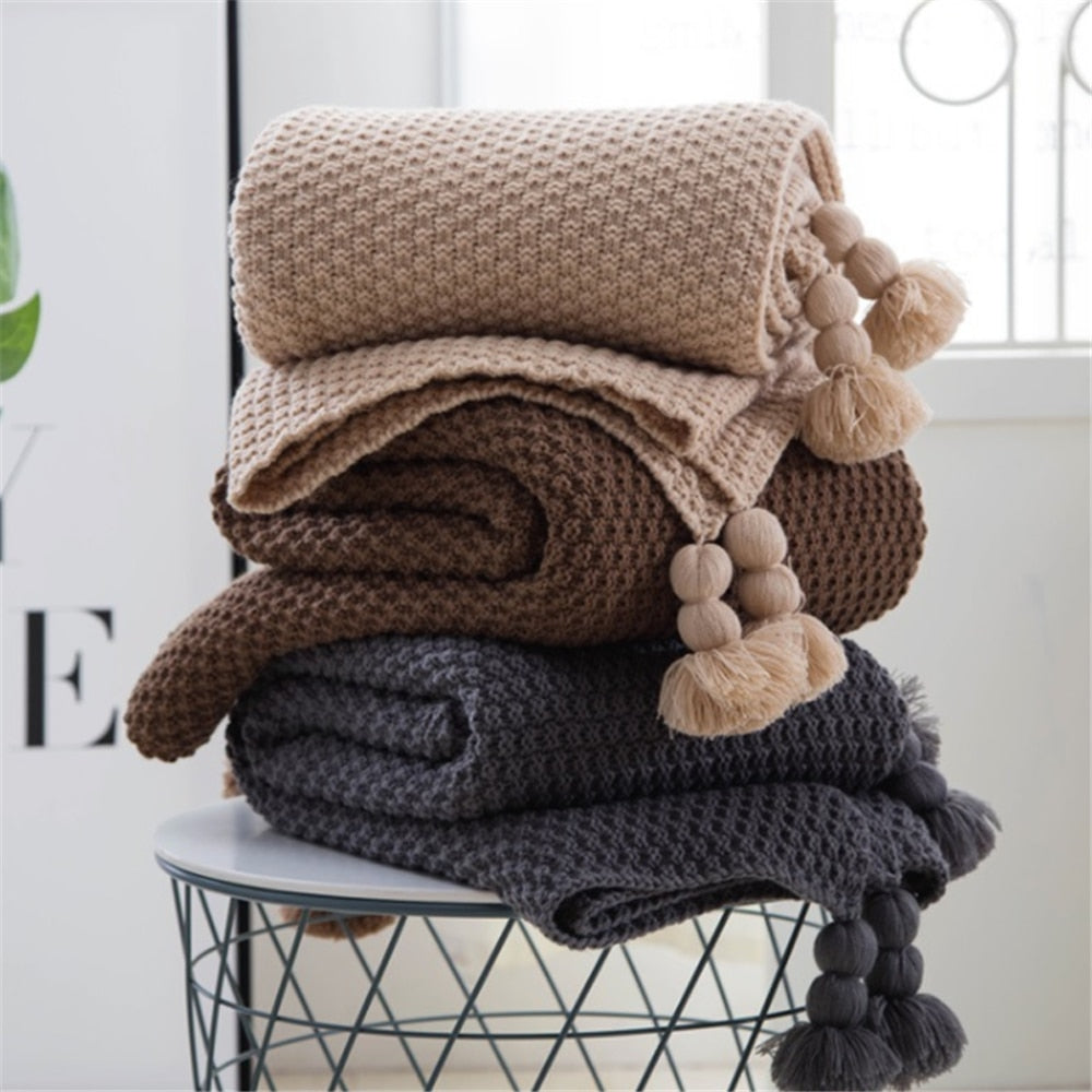 ﻿Nordic fringed knit ball wool shawl sofa leisure blanket