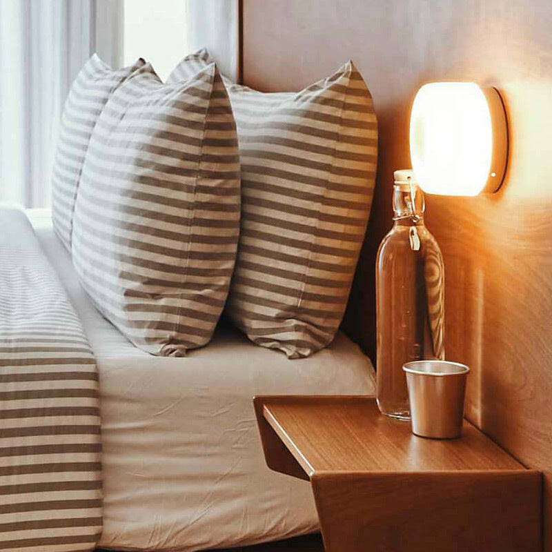 Modern Minimalist Bedroom Bedside Wall Lamp