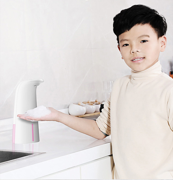 Home intelligent hand sanitizer