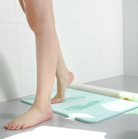 Diatomite absorbent foot pad