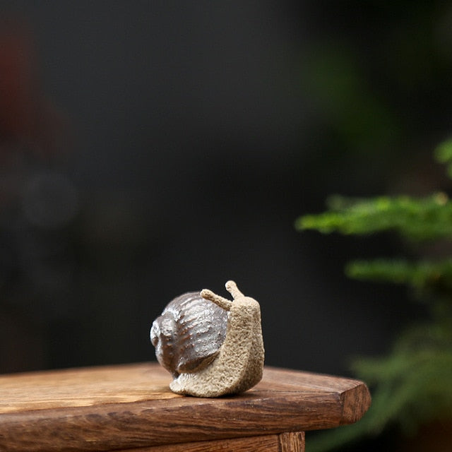 T Ceramic Small Snail Ornaments